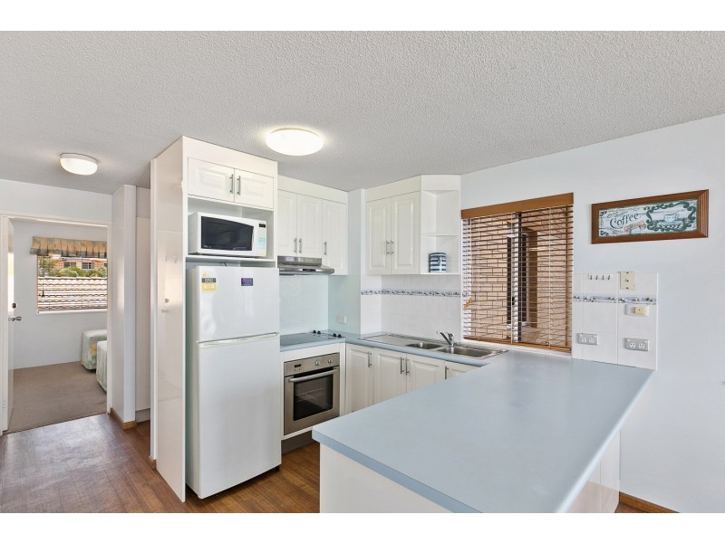 24/17 Buccaneer Drive, Urangan QLD 4655