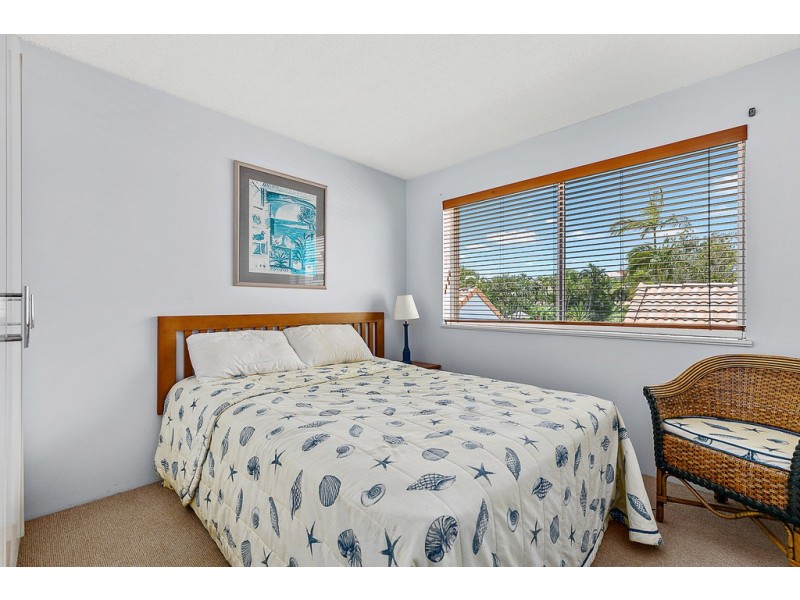 24/17 Buccaneer Drive, Urangan QLD 4655