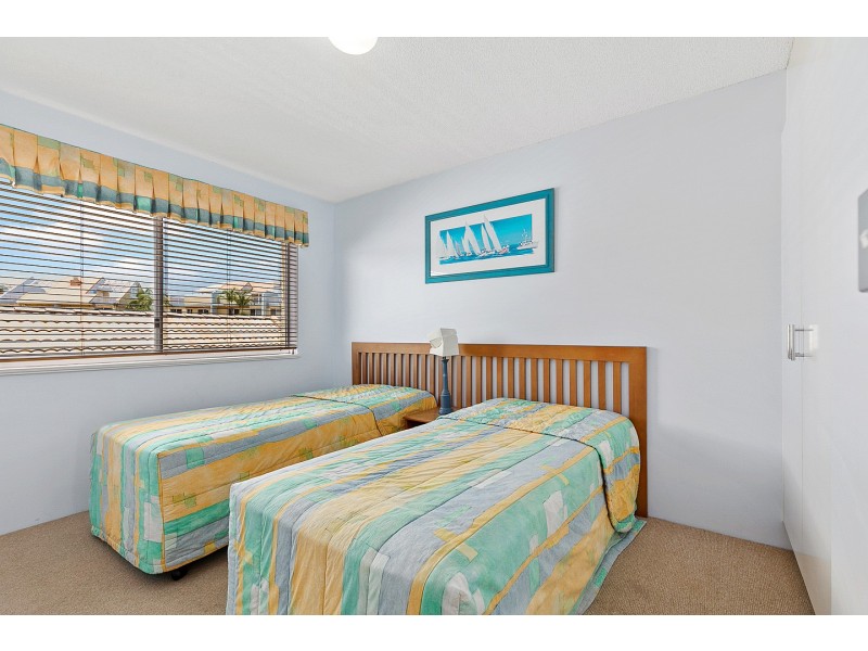 24/17 Buccaneer Drive, Urangan QLD 4655
