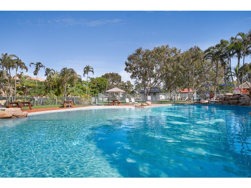 24/17 Buccaneer Drive, Urangan QLD 4655