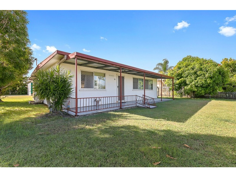 85 Limpus Street, Urangan QLD 4655