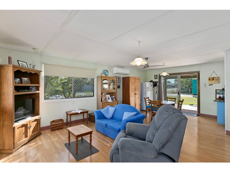 85 Limpus Street, Urangan QLD 4655