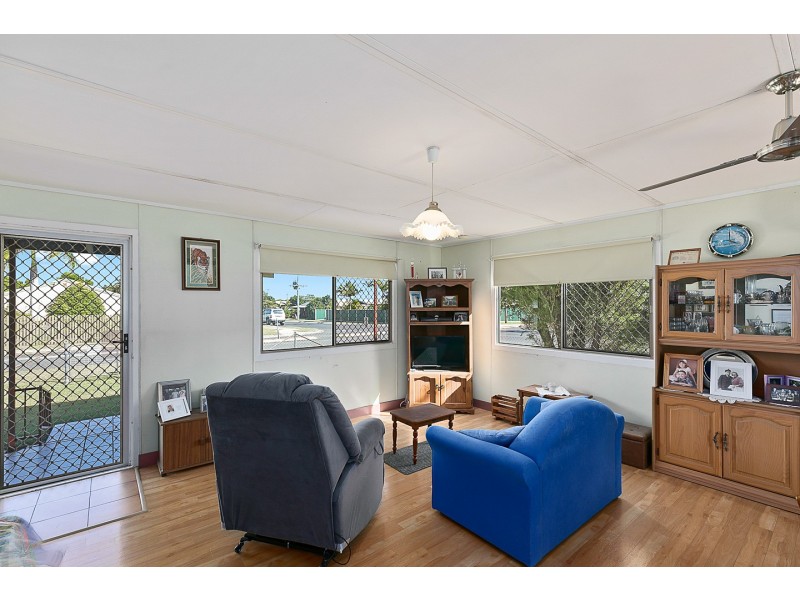 85 Limpus Street, Urangan QLD 4655