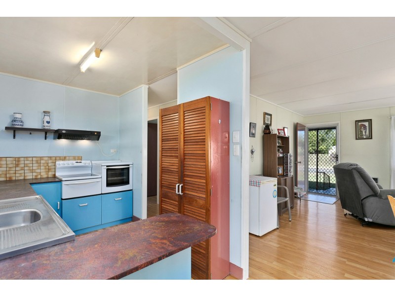 85 Limpus Street, Urangan QLD 4655