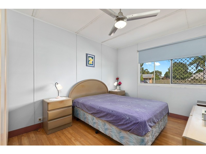 85 Limpus Street, Urangan QLD 4655