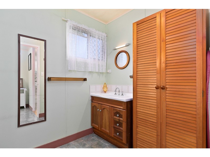 85 Limpus Street, Urangan QLD 4655