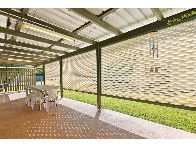 85 Limpus Street, Urangan QLD 4655
