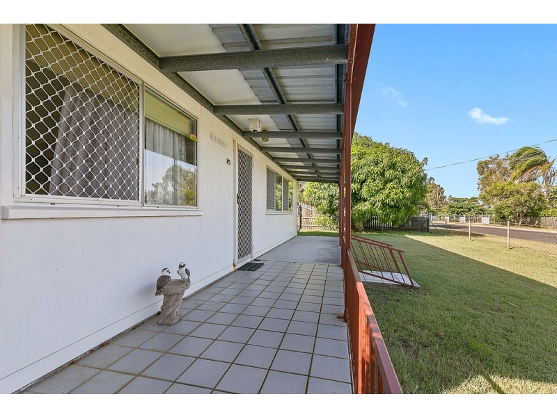 85 Limpus Street, Urangan QLD 4655