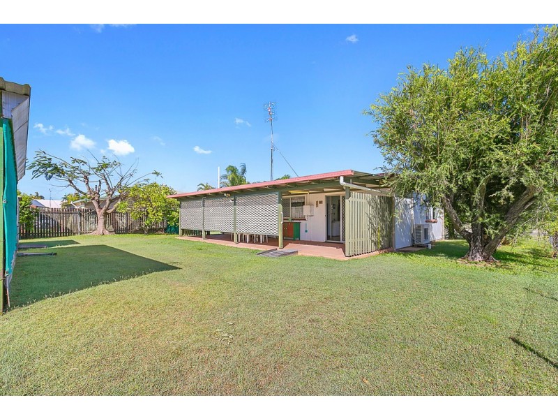 85 Limpus Street, Urangan QLD 4655