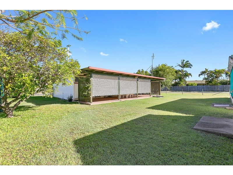 85 Limpus Street, Urangan QLD 4655