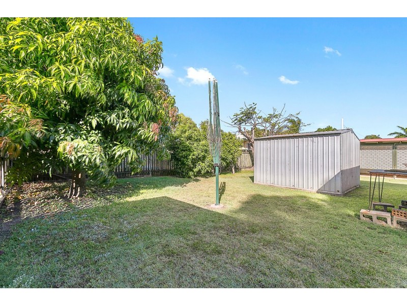 85 Limpus Street, Urangan QLD 4655