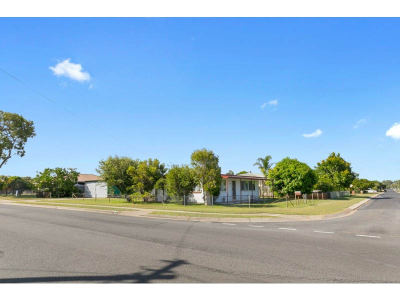 85 Limpus Street, Urangan QLD 4655