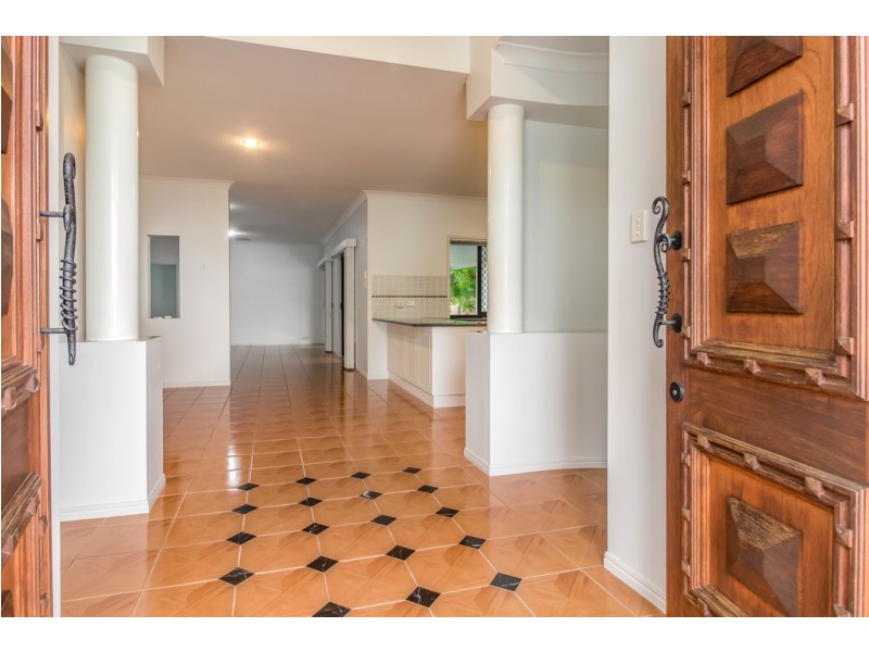 14 Helsham Street, Point Vernon QLD 4655