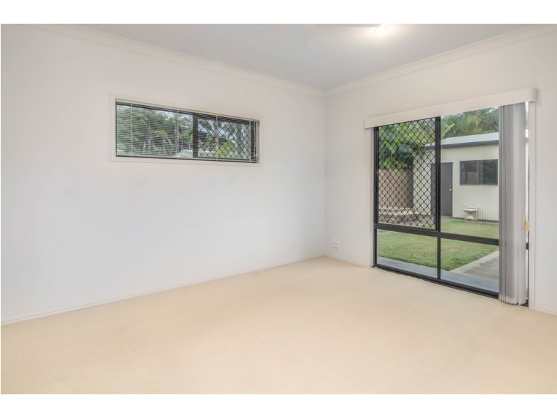 14 Helsham Street, Point Vernon QLD 4655