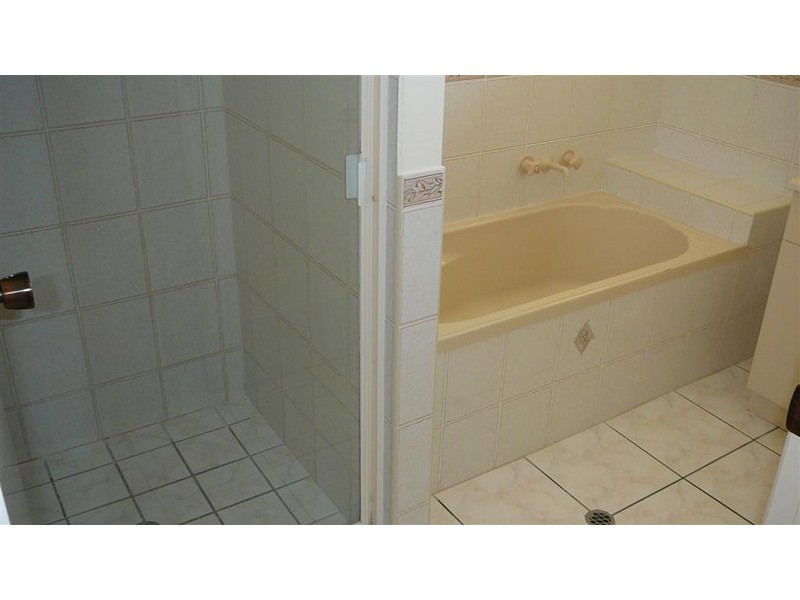 7 Satinay, Urangan QLD 4655