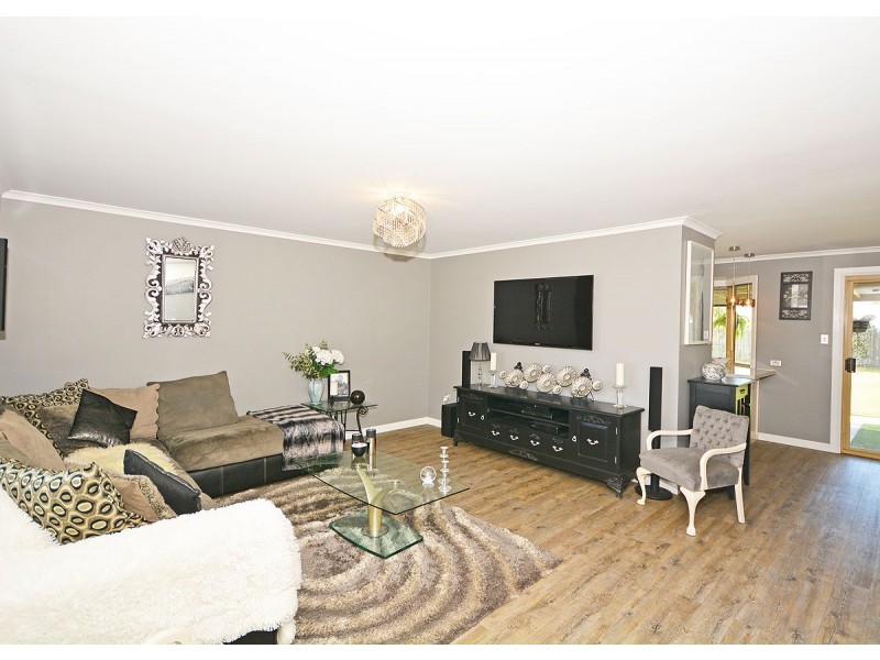 42 Bunker Ave, Urraween QLD 4655