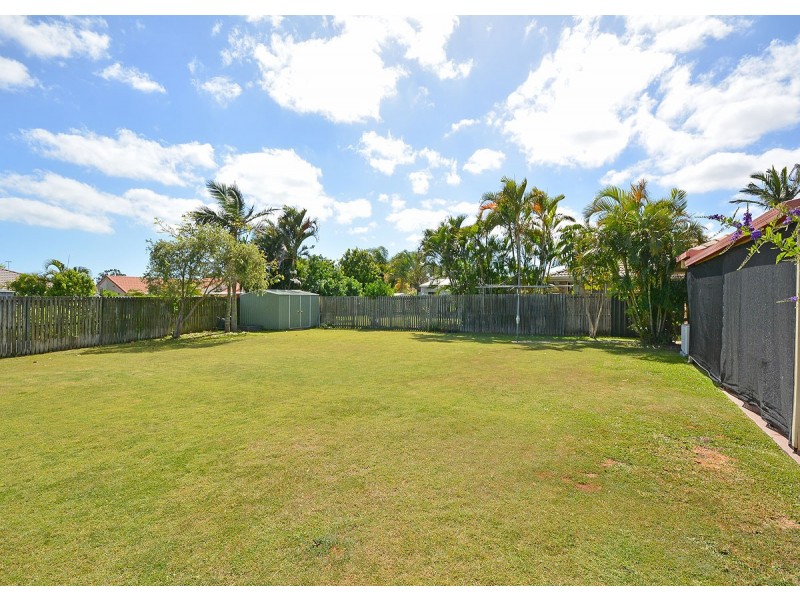 42 Bunker Ave, Urraween QLD 4655