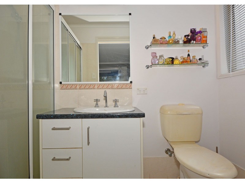 42 Bunker Ave, Urraween QLD 4655