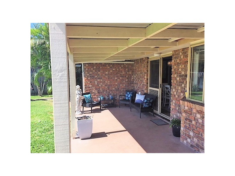 42 Bunker Ave, Urraween QLD 4655