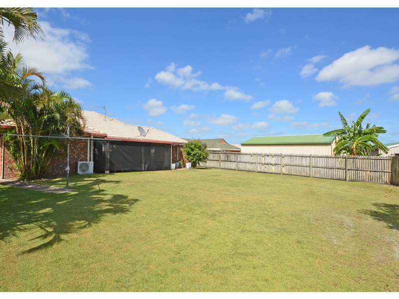 42 Bunker Ave, Urraween QLD 4655