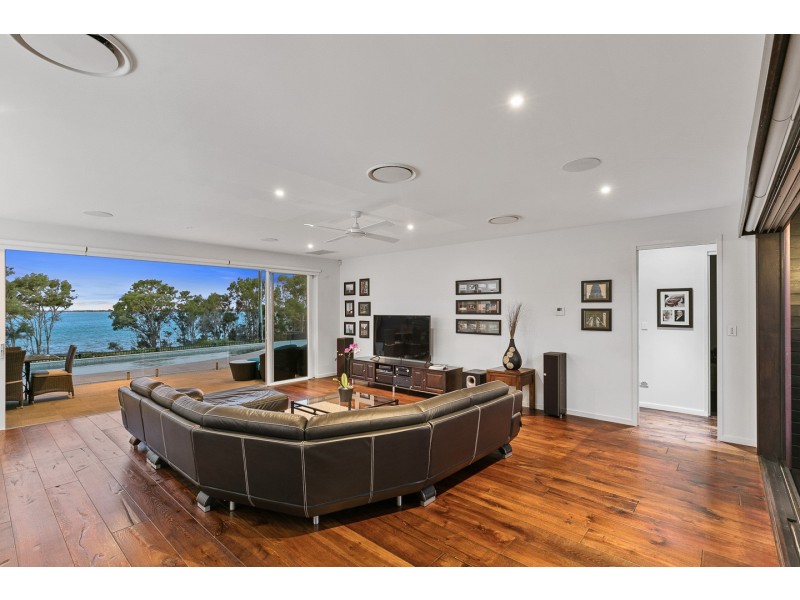 107 Esplanade, Point Vernon QLD 4655