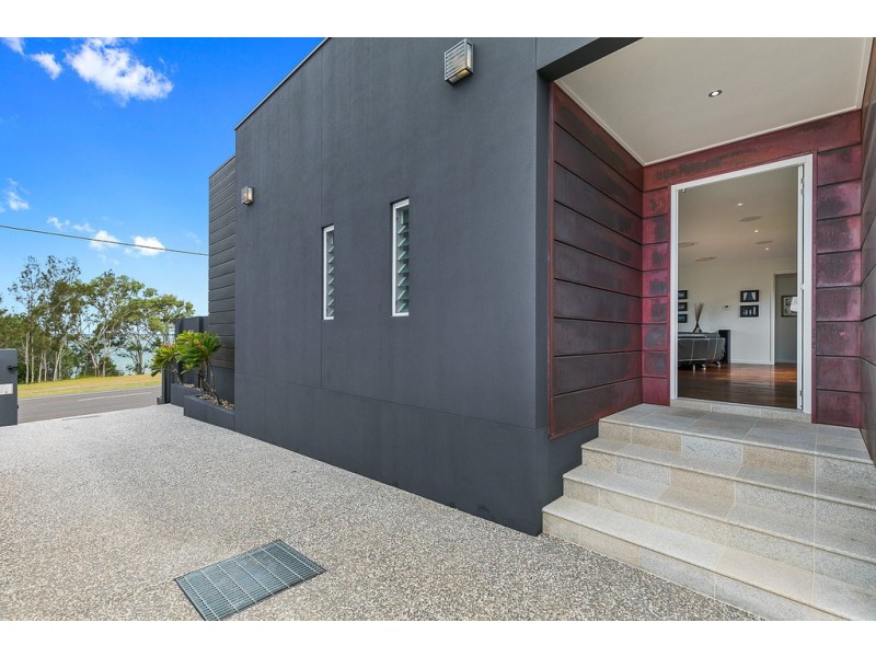 107 Esplanade, Point Vernon QLD 4655