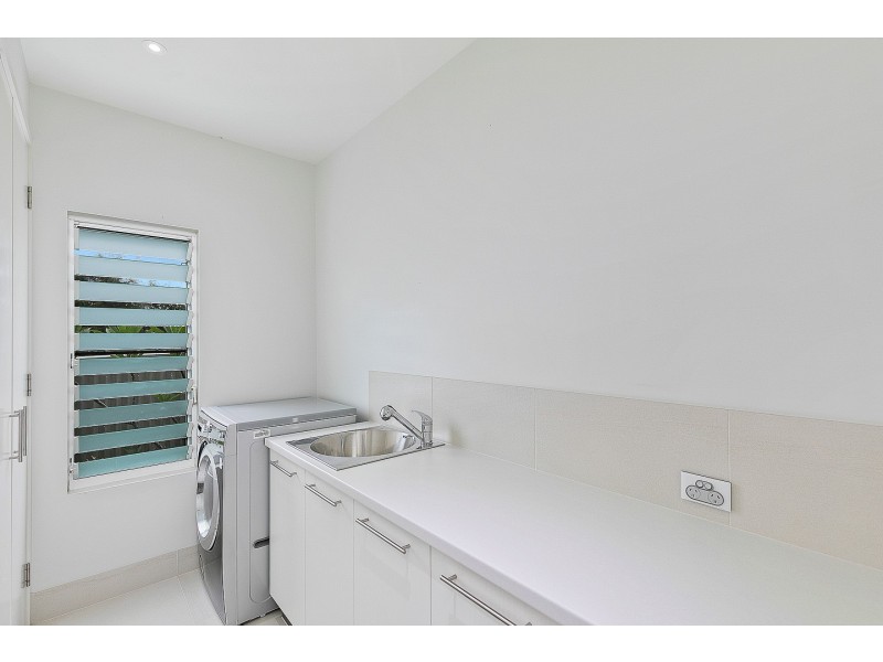 107 Esplanade, Point Vernon QLD 4655