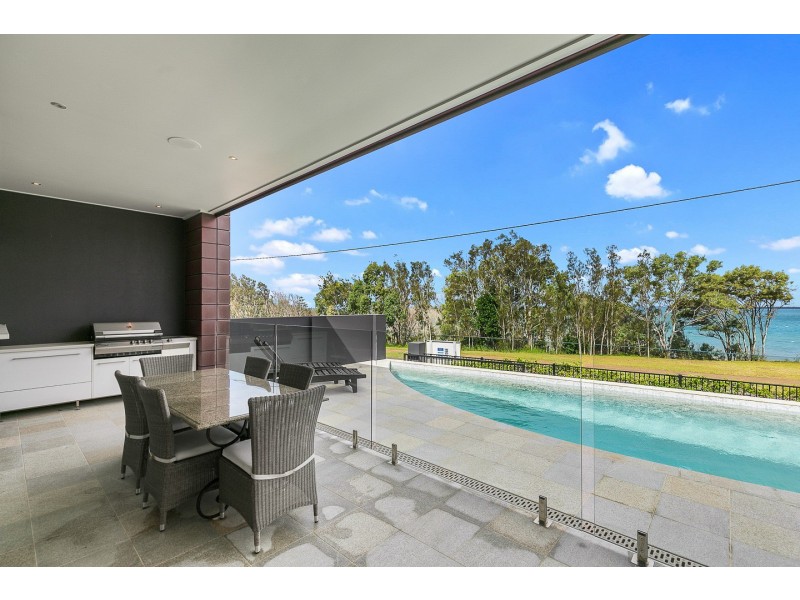 107 Esplanade, Point Vernon QLD 4655