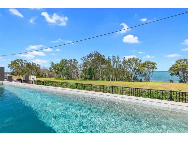107 Esplanade, Point Vernon QLD 4655