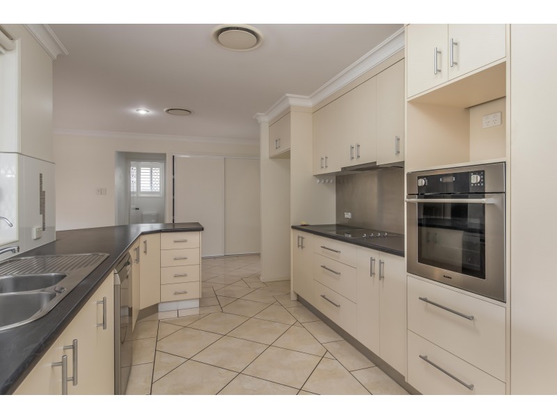 16 Lido Parade, Urangan QLD 4655