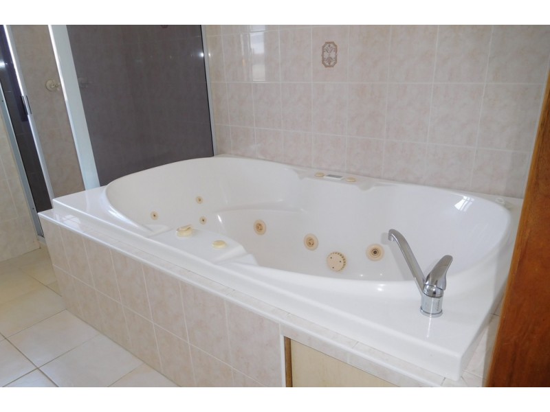 8b Franklin Street, Pialba QLD 4655