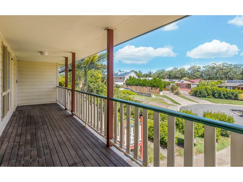 32 Earls Court, Point Vernon QLD 4655