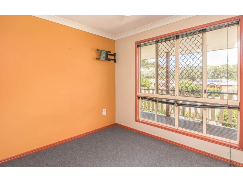 32 Earls Court, Point Vernon QLD 4655