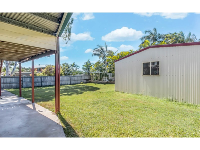 32 Earls Court, Point Vernon QLD 4655