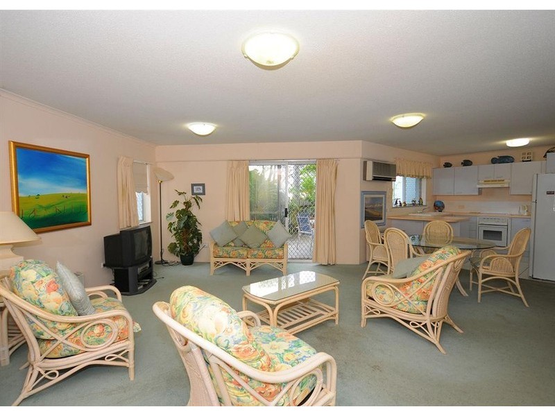 3/458 Esplanade, Torquay QLD 4655