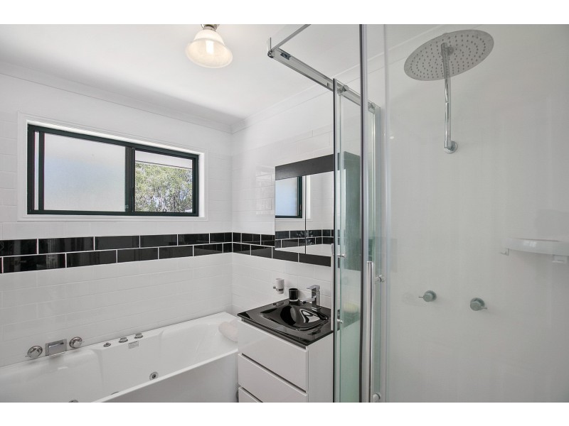 8 Tree View Road, Toogoom QLD 4655