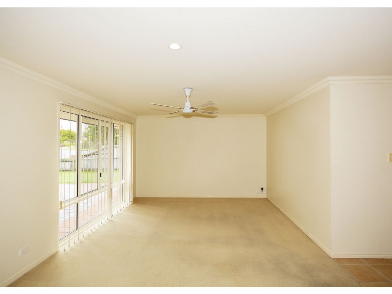 25 Tristania Cres, Urangan QLD 4655