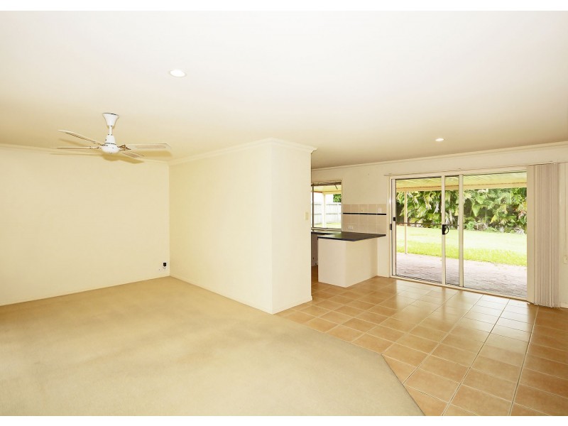 25 Tristania Cres, Urangan QLD 4655
