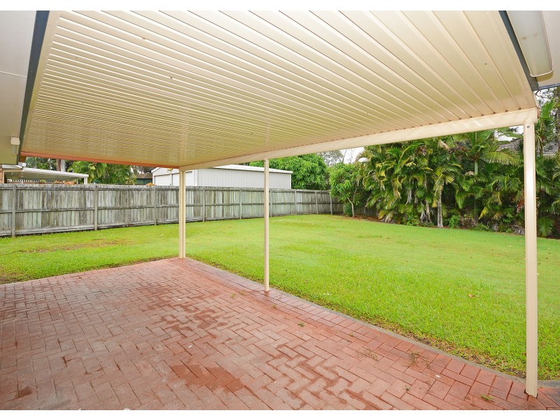 25 Tristania Cres, Urangan QLD 4655