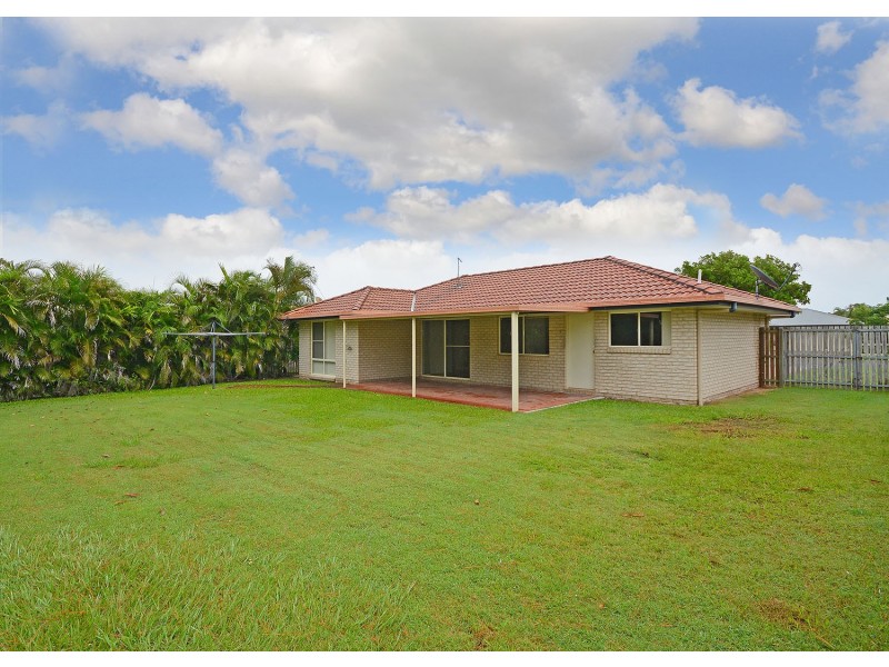 25 Tristania Cres, Urangan QLD 4655