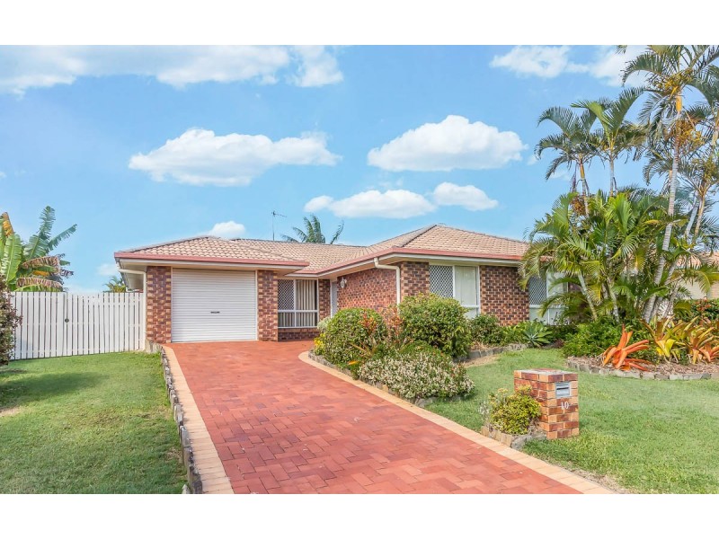 10 Hood Street, Urangan QLD 4655