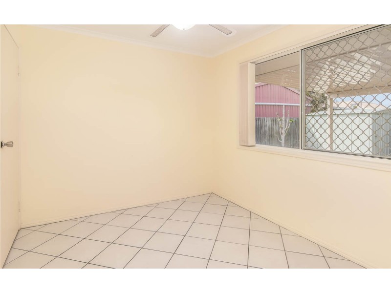 10 Hood Street, Urangan QLD 4655