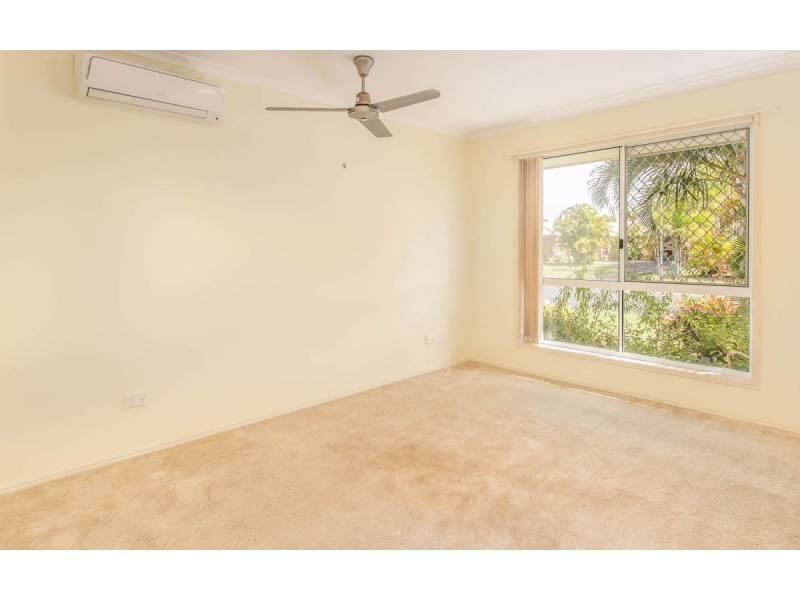 10 Hood Street, Urangan QLD 4655