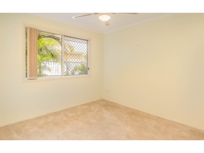 10 Hood Street, Urangan QLD 4655