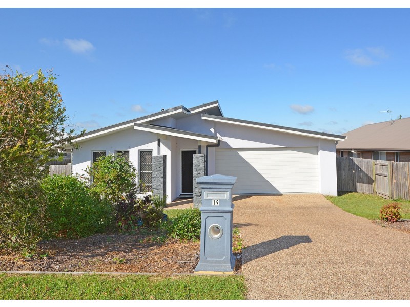 19 Morgan Circuit, Urraween QLD 4655