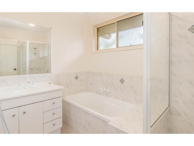 28 Isis Court, Eli Waters QLD 4655