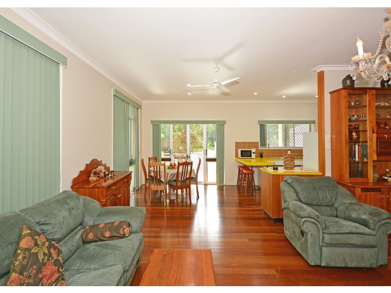 10 Parraweena Court, Point Vernon QLD 4655