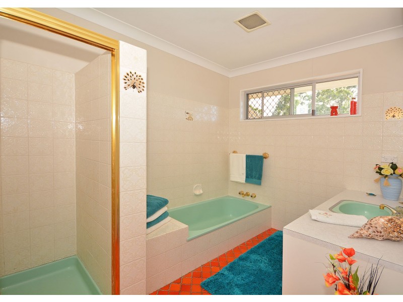 10 Parraweena Court, Point Vernon QLD 4655