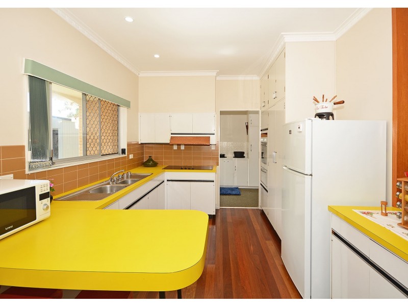 10 Parraweena Court, Point Vernon QLD 4655