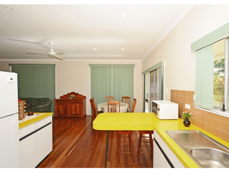 10 Parraweena Court, Point Vernon QLD 4655